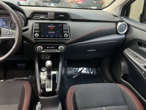 Used 2022 Nissan Versa SR image 14