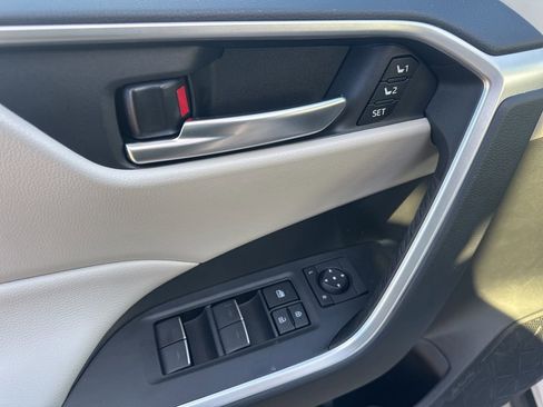 Used 2025 Toyota RAV4 XLE Premium image 17