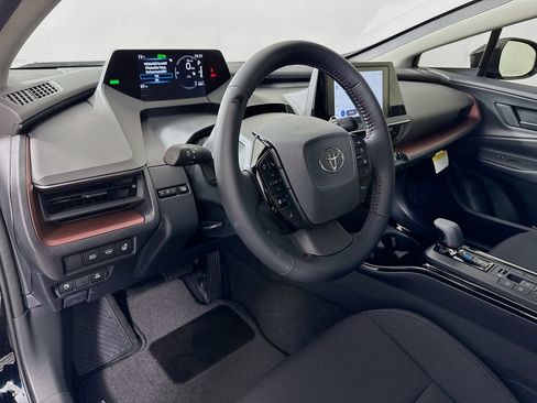 Used 2026 Toyota Prius Plug-In Hybrid FWD image 9