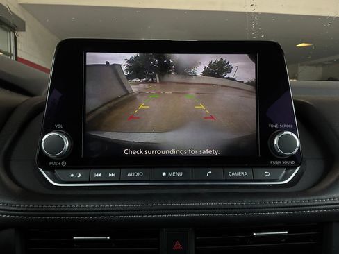 Used 2025 Nissan Rogue SV FWD image 31