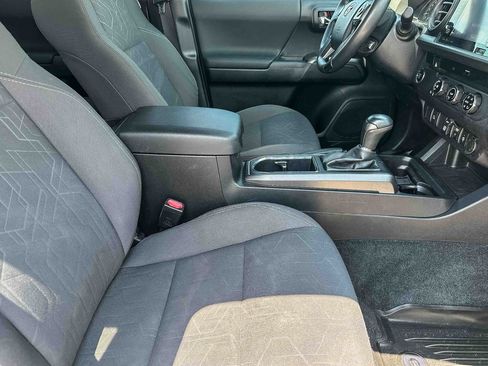 Used 2018 Toyota Tacoma TRD Off-Road RWD image 21
