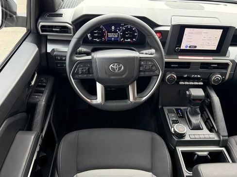 Used 2025 Toyota Tacoma TRD Sport AWD/4WD image 23