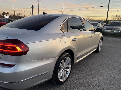 Used 2018 Volkswagen Passat 2.0T SE image 5