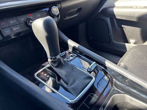 Used 2025 Jeep Compass Limited image 42