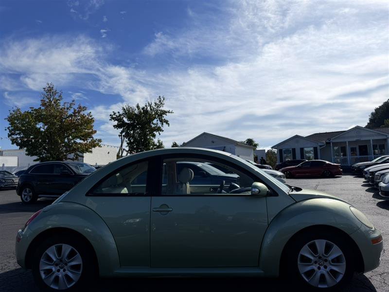 Used 2008 Volkswagen Beetle Coupe FWD image 7