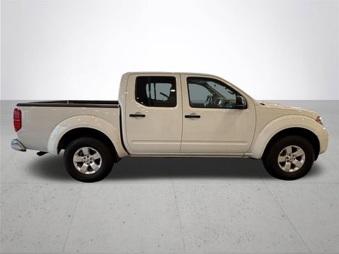 Used 2013 Nissan Frontier SV AWD/4WD image 9