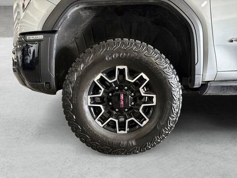 Used 2025 GMC Sierra 2500 AT4X image 23