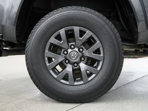 Used 2023 Toyota Tacoma SR5 AWD/4WD image 29