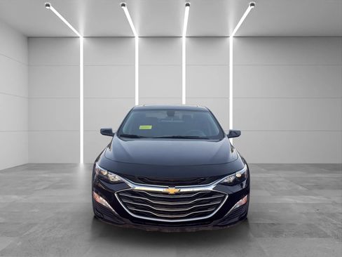 Used 2021 Chevrolet Malibu LT image 2
