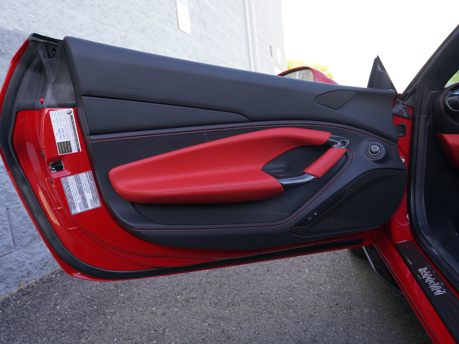 Used 2023 Ferrari F8 Tributo RWD image 31