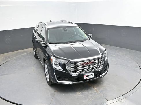 Used 2023 GMC Terrain Denali w/ Denali Premium Package AWD/4WD image 30