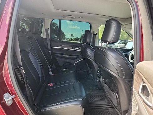 Used 2023 Jeep Grand Cherokee 4WD 4xe image 12