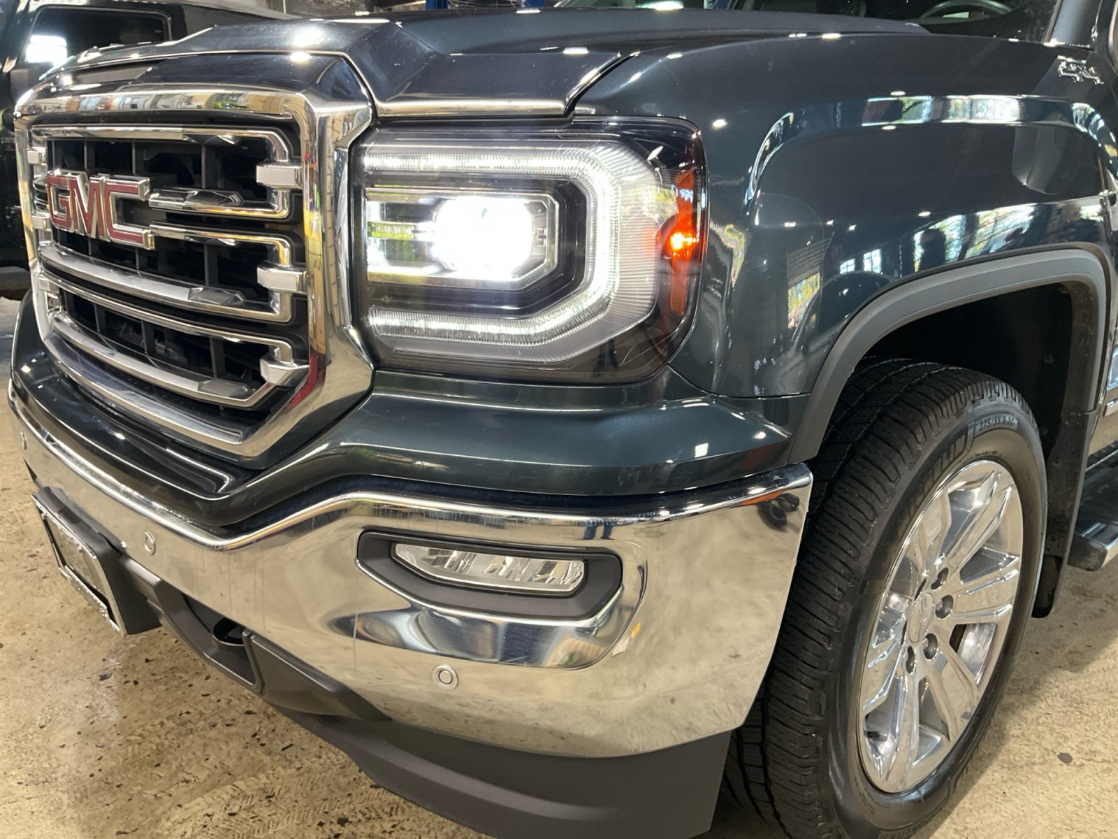 Used 2017 GMC Sierra 1500 SLT AWD/4WD image 26