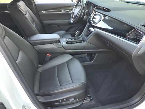 Certified 2023 Cadillac XT6 Sport w/ Technology Package image 15