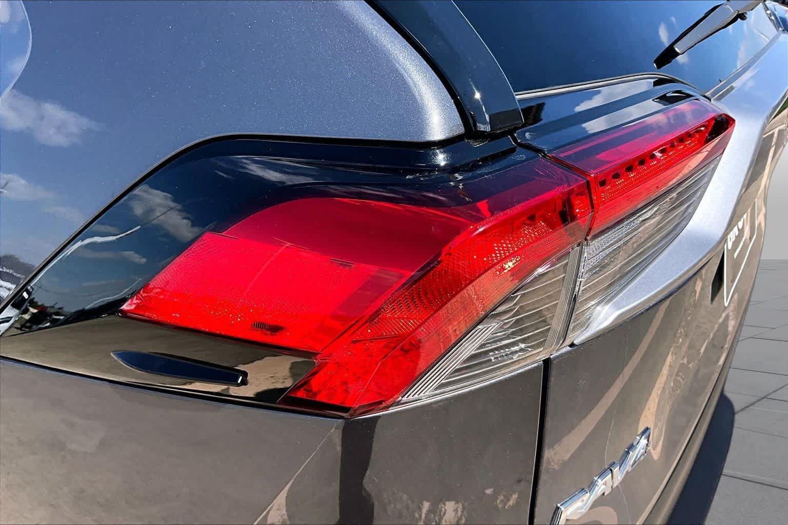 Used 2023 Toyota RAV4 Limited FWD image 29