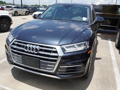 Used 2018 Audi Q5 2.0T Premium Plus w/ Premium Plus Package AWD/4WD image 4