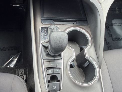Used 2022 Toyota Camry LE FWD image 17