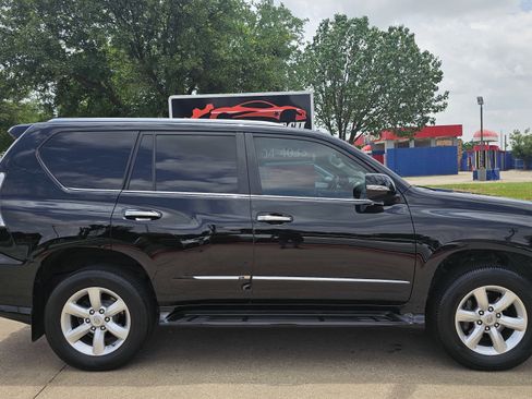 Used 2019 Lexus GX 460 w/ Navigation Package image 7
