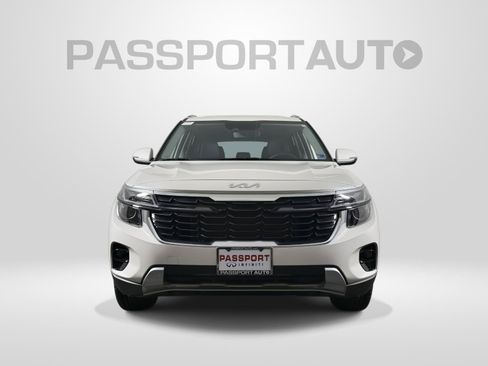 Used 2025 Kia Seltos EX w/ EX Sunroof Package AWD/4WD image 2