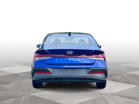 Used 2024 Hyundai Elantra SEL FWD image 7