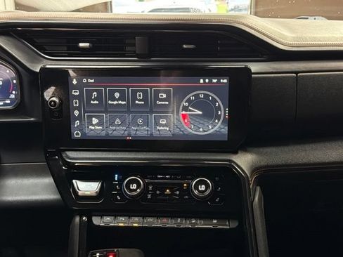 Used 2023 GMC Sierra 1500 AT4 w/ AT4 Premium Package AWD/4WD image 16