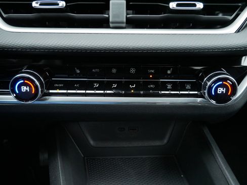 New 2026 Chevrolet Equinox LT w/ Convenience Package II image 8