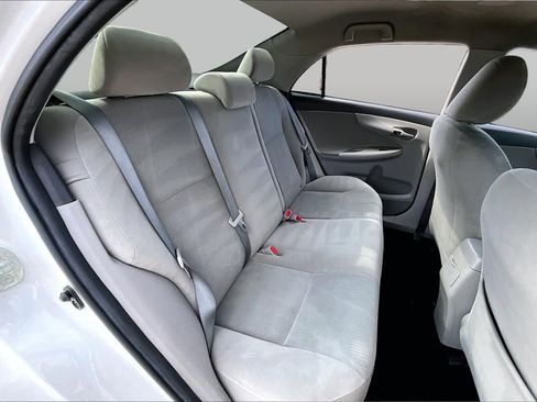 Used 2012 Toyota Corolla LE FWD image 19
