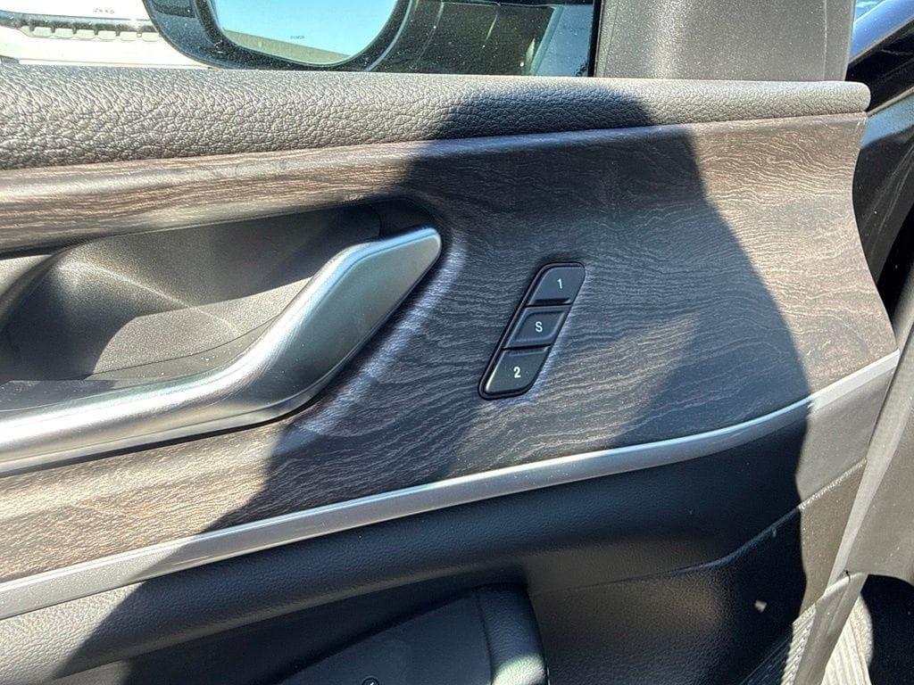New 2027 Jeep Grand Cherokee Limited AWD/4WD image 19