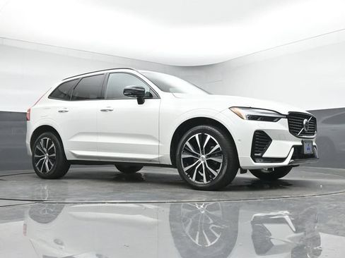 Used 2024 Volvo XC60 B5 Plus w/ Protection Package Premier AWD/4WD image 31