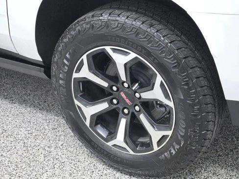 New 2026 GMC Yukon XL AT4 w/ AT4 Premium Package image 19