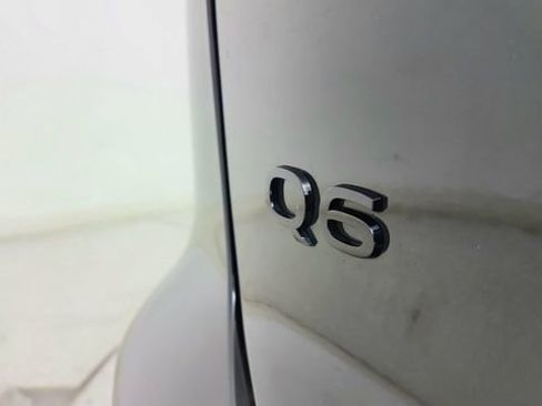 Used 2025 Audi Q6 e-tron Premium w/ Convenience Package image 18