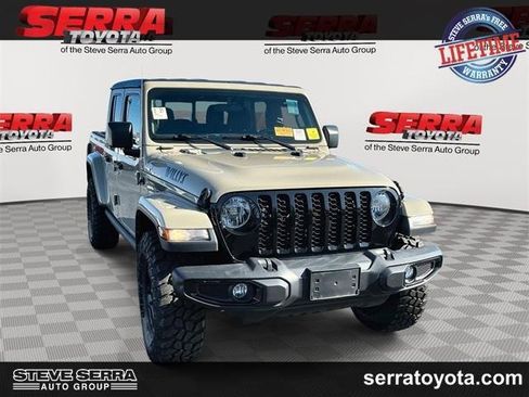 Used 2022 Jeep Gladiator Sport image 1