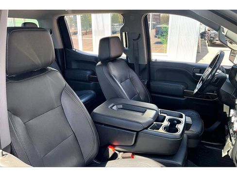 Used 2019 GMC Sierra 1500 SLT w/ Driver Alert Package I AWD/4WD image 8