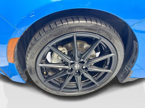Used 2023 Toyota GR86 Premium RWD image 79