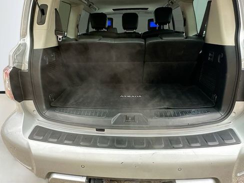 Used 2017 Nissan Armada Platinum w/ Interior Lighting Package image 30