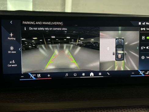 New 2025 BMW 330i xDrive Sedan w/ Convenience Package image 17