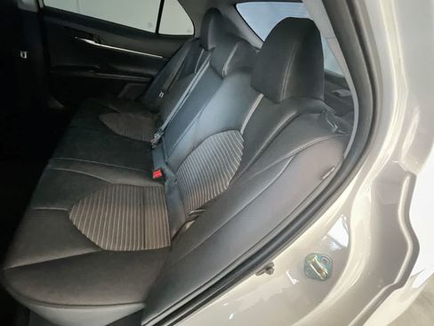 Used 2020 Toyota Camry SE w/ Carpet Mat Package FWD image 22