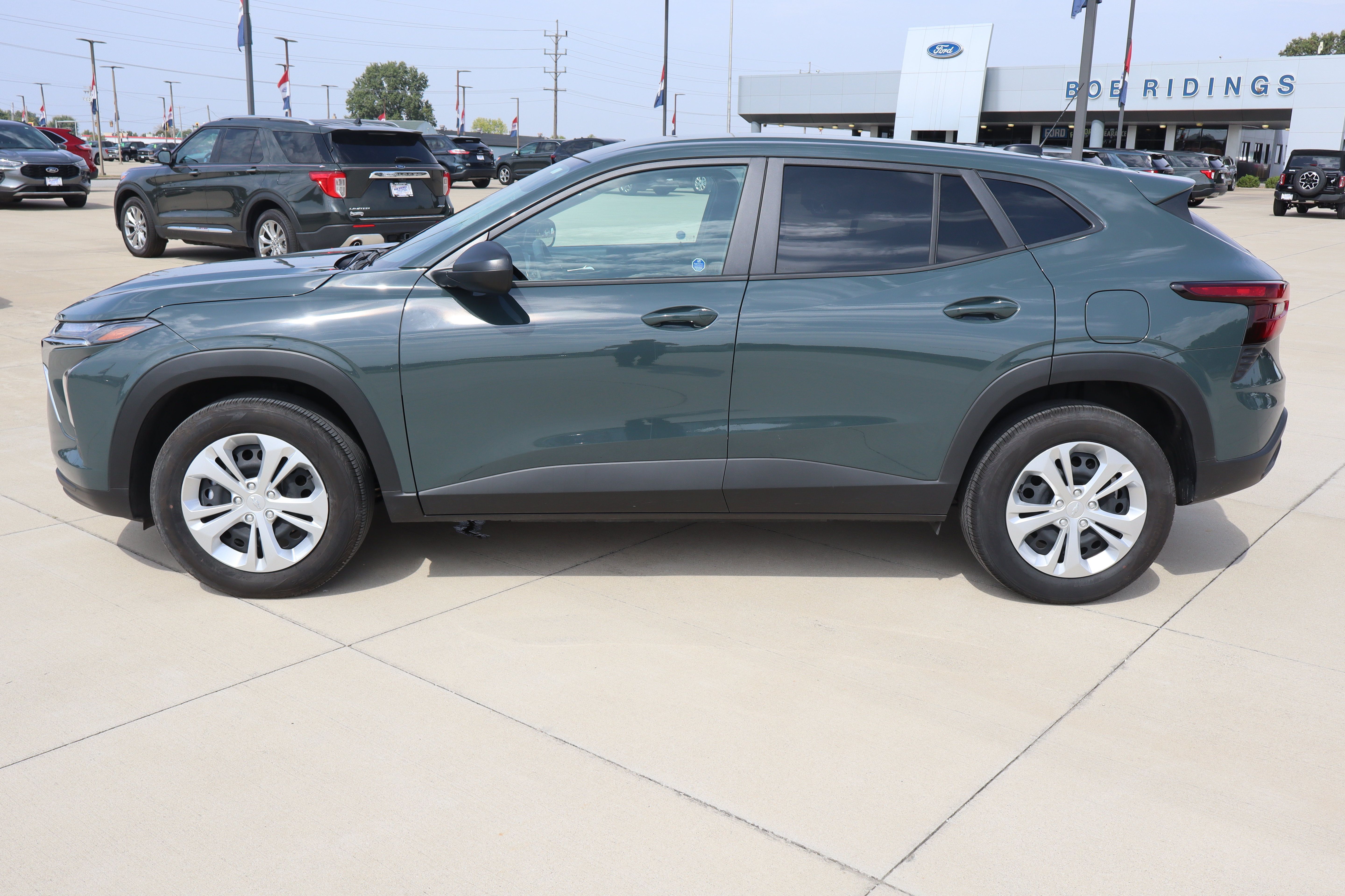 Used 2026 Chevrolet Trax LS FWD image 8