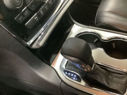 Certified 2020 Jeep Grand Cherokee Limited w/ Luxury Group II image 6