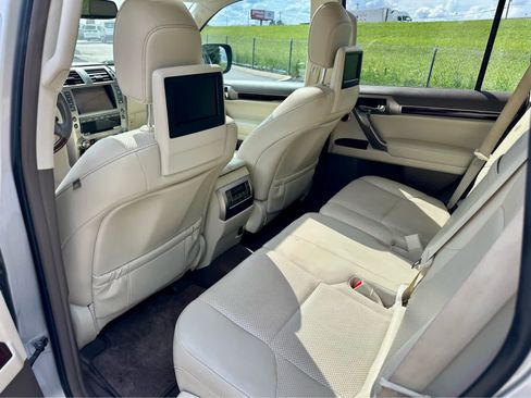Used 2015 Lexus GX 460 Luxury w/ Preferred Accessory Package AWD/4WD image 12