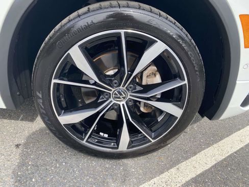 Certified 2023 Volkswagen Tiguan SEL R-Line AWD/4WD image 36