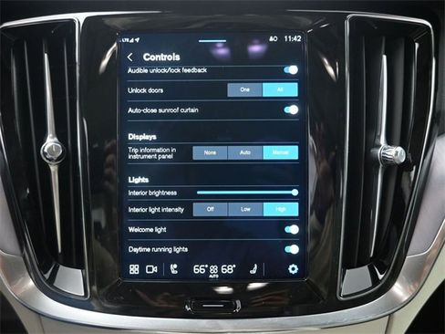 Used 2024 Volvo S60 B5 Core w/ Climate Package image 18