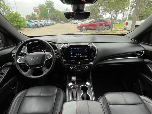 Used 2022 Chevrolet Traverse RS FWD image 11