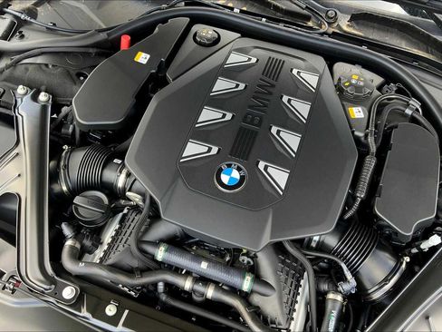 New 2025 BMW 760i xDrive w/ Executive Package image 17