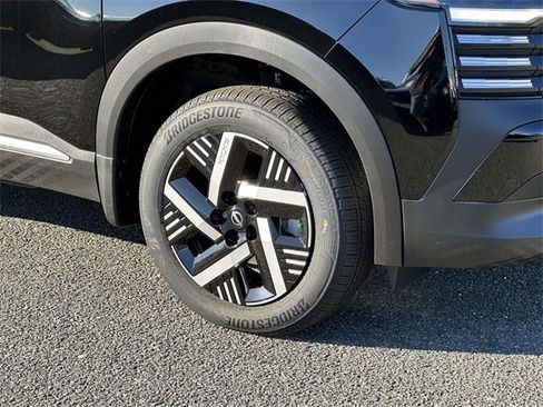 New 2026 Nissan Kicks SV image 7