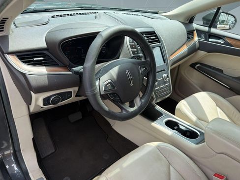 Used 2019 Lincoln MKC Select w/ Select Plus Package FWD image 4