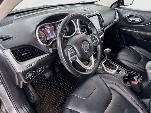 Used 2016 Jeep Cherokee Trailhawk w/ Leather Interior Group AWD/4WD image 10