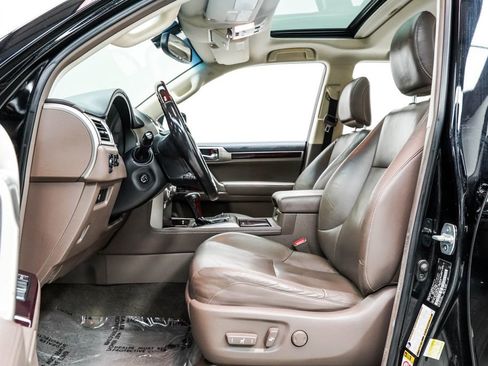 Used 2017 Lexus GX 460 AWD/4WD image 16