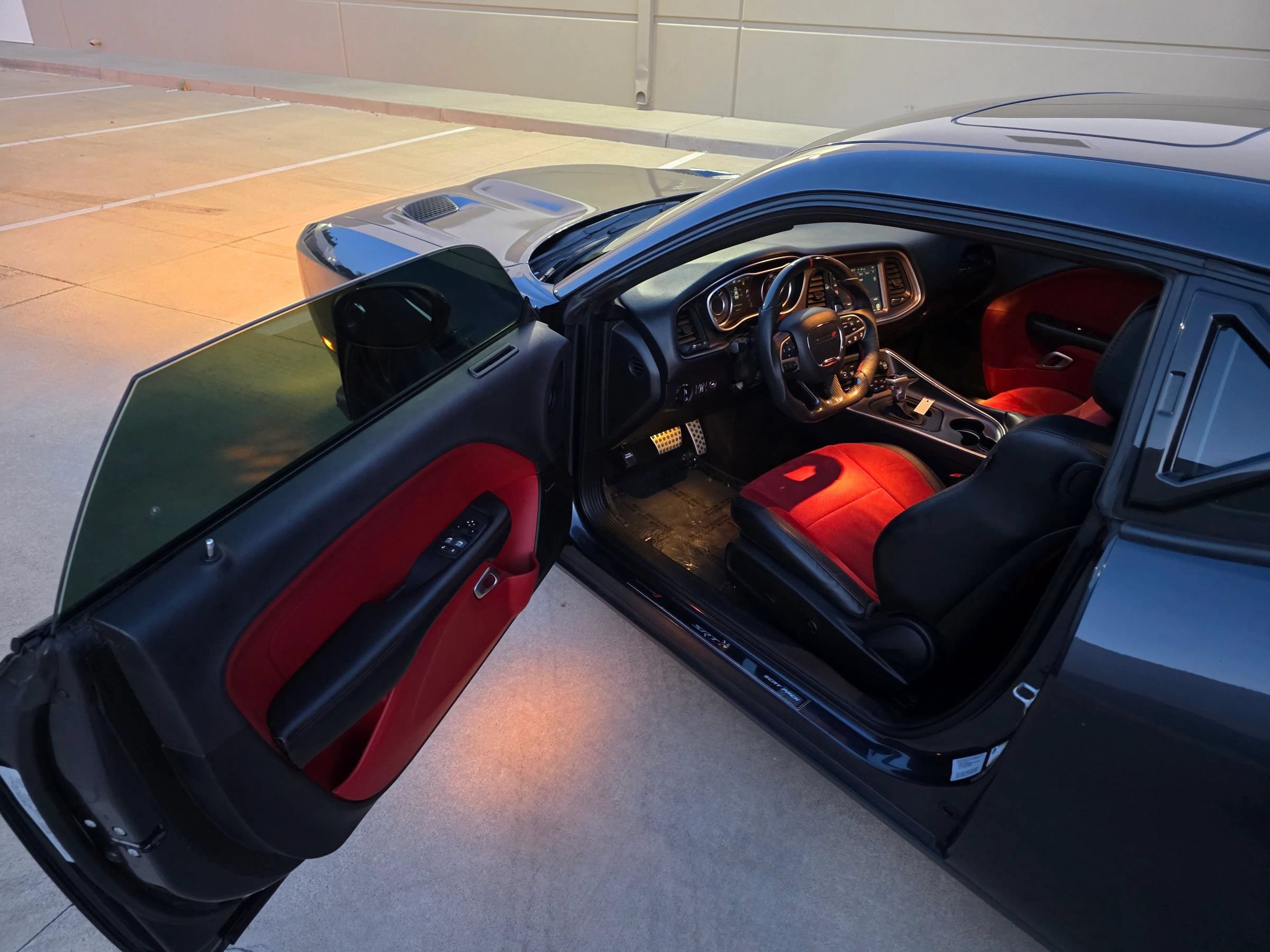 Used 2016 Dodge Challenger R/T Scat Pack w/ Leather Interior Group RWD image 9