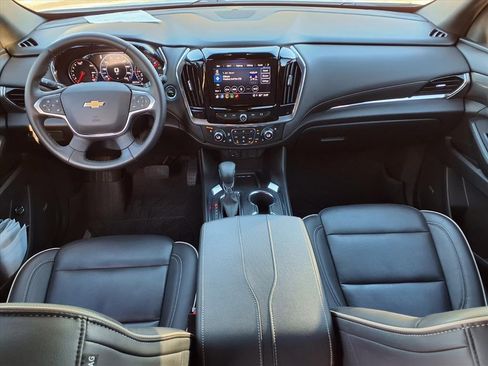 Used 2023 Chevrolet Traverse Premier image 10